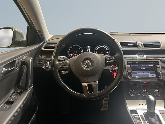 Volkswagen Passat Alltrack 9 of 19