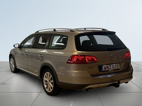 Volkswagen Passat Alltrack 5 of 19