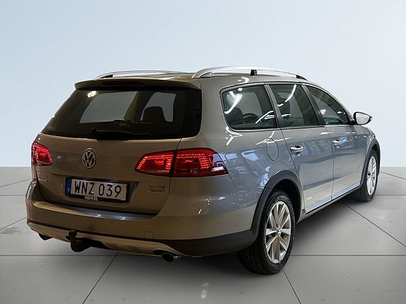 Volkswagen Passat Alltrack 6 of 19