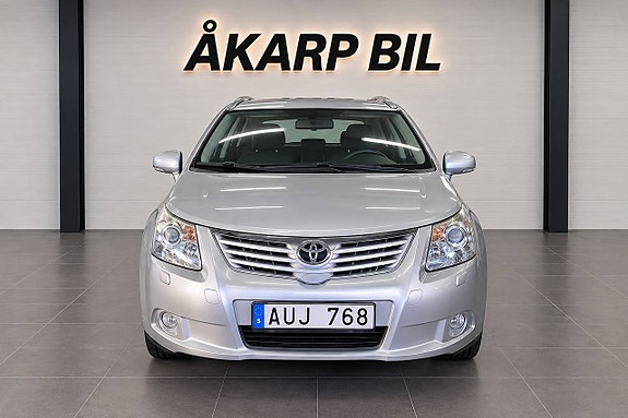 Toyota Avensis 2 of 20