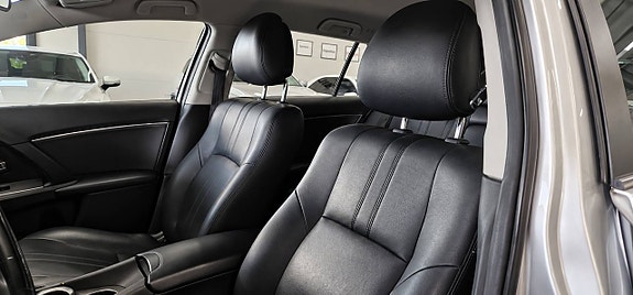 Toyota Avensis 12 of 20