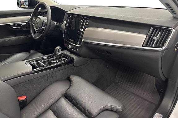 Volvo V90 10 of 19
