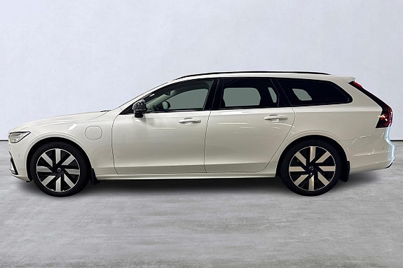 Volvo V90 2 of 19