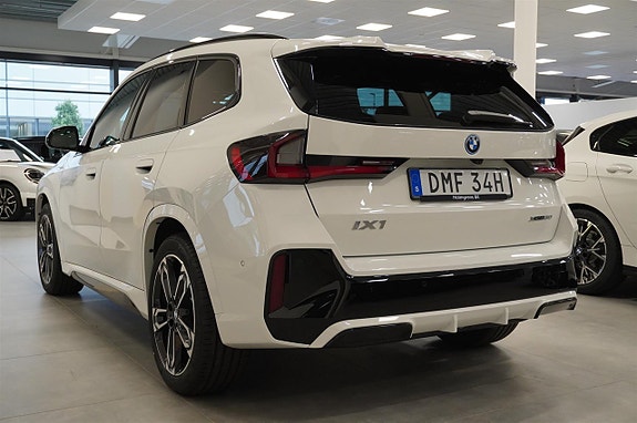 BMW iX1 18 of 20