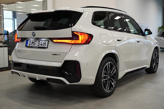 BMW iX1 20 of 20