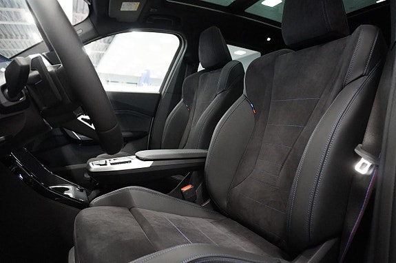 BMW iX1 3 of 20