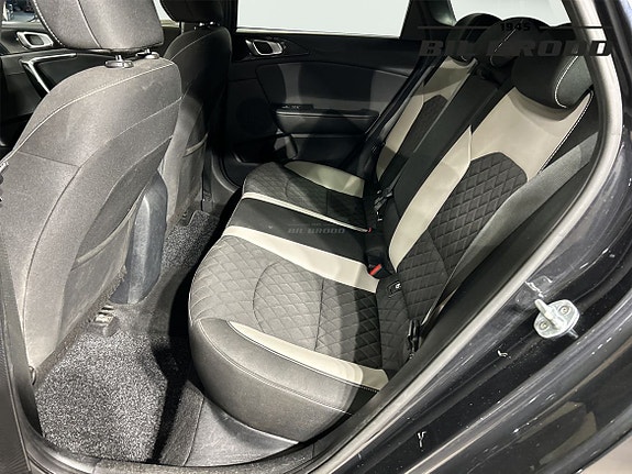Kia Ceed 9 of 13