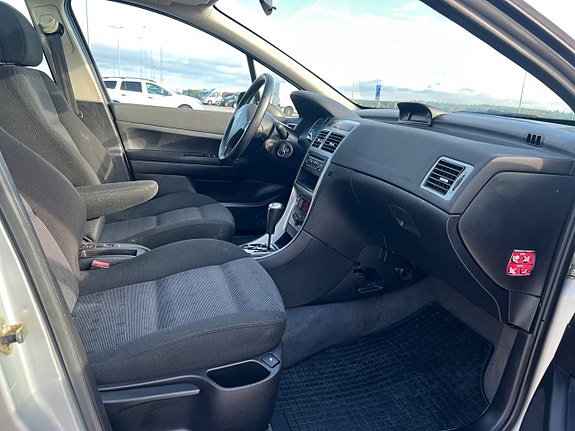 Peugeot 307 SW 8 of 11