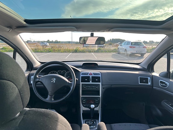 Peugeot 307 SW 9 of 11