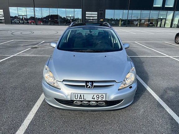Peugeot 307 SW 2 of 11