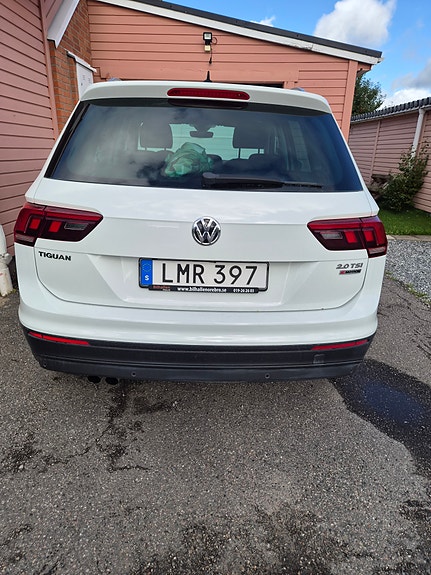 Volkswagen Tiguan 4 of 9