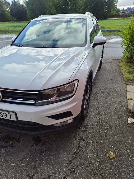 Volkswagen Tiguan 2 of 9