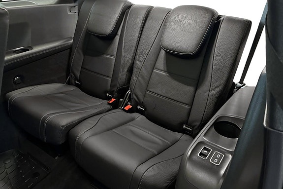 Mercedes-Benz GLS580 13 of 30