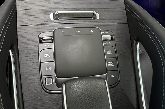 Mercedes-Benz GLS580 24 of 30