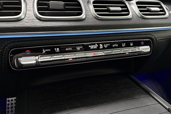 Mercedes-Benz GLS580 26 of 30