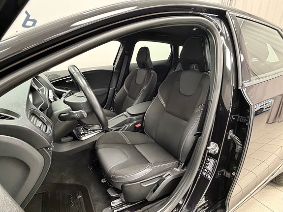 Volvo V40 7 of 19