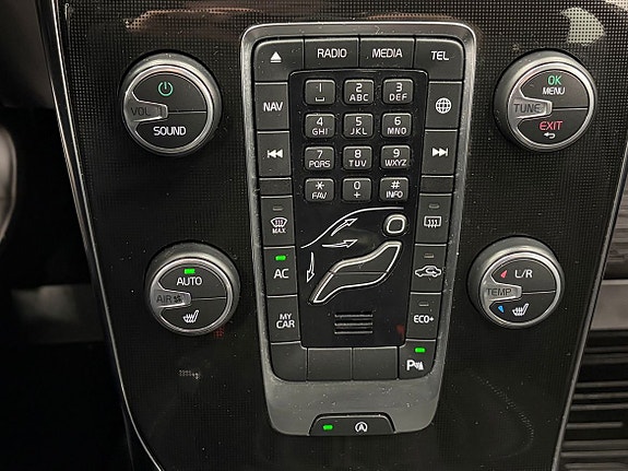 Volvo V40 14 of 19