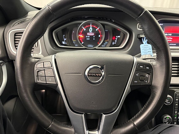 Volvo V40 8 of 19