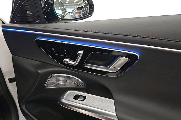 Mercedes-Benz E300 de 14 of 15
