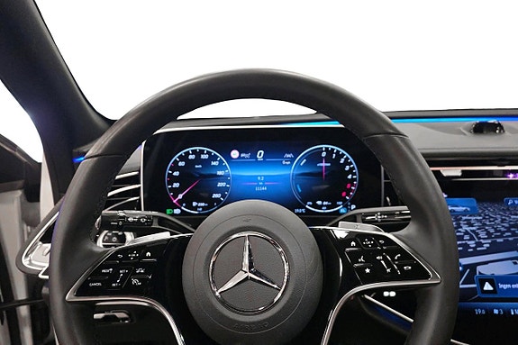 Mercedes-Benz E300 de 6 of 15