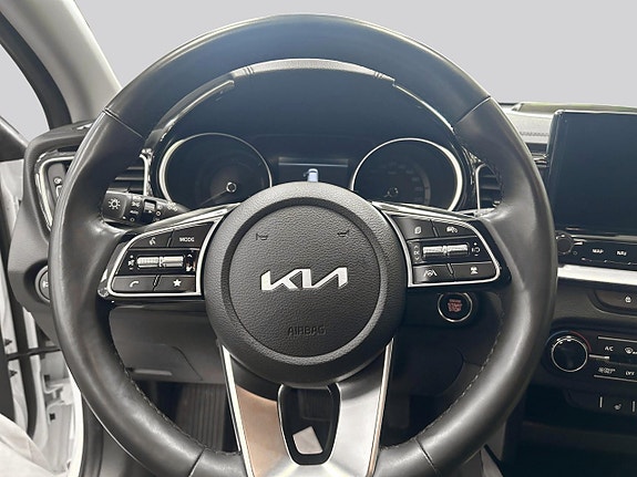 Kia Ceed 13 of 19