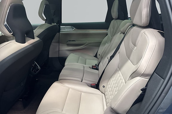 Volvo EX90 7 of 30