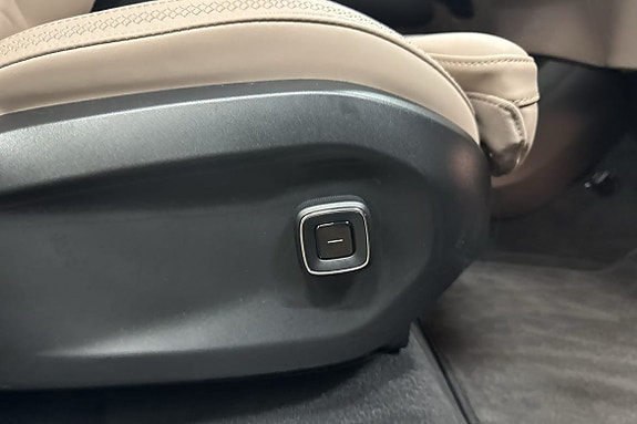 Volvo EX90 18 of 30