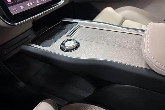 Volvo EX90 29 of 30