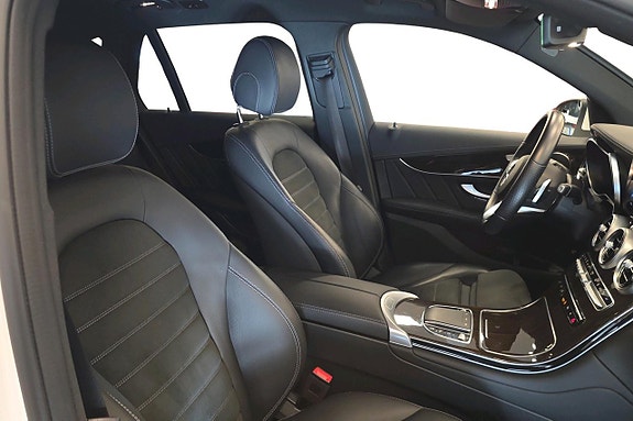 Mercedes-Benz GLC300 e 15 of 17