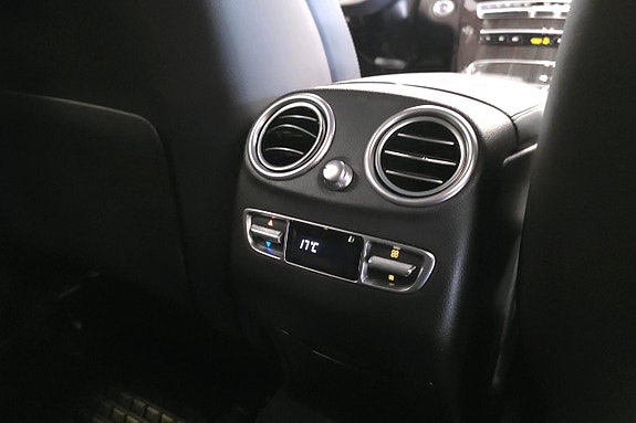 Mercedes-Benz GLC300 e 16 of 17