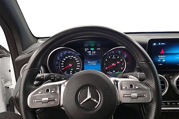 Mercedes-Benz GLC300 e 6 of 17