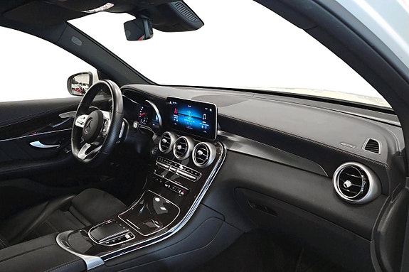 Mercedes-Benz GLC300 e 11 of 17