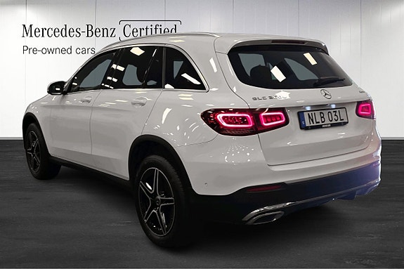 Mercedes-Benz GLC300 e 4 of 17