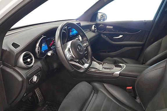 Mercedes-Benz GLC300 e 7 of 17