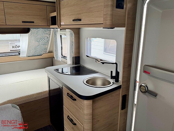 Weinsberg CaraOne 390 QD | AC bodel | KAMPANJ 12 of 21