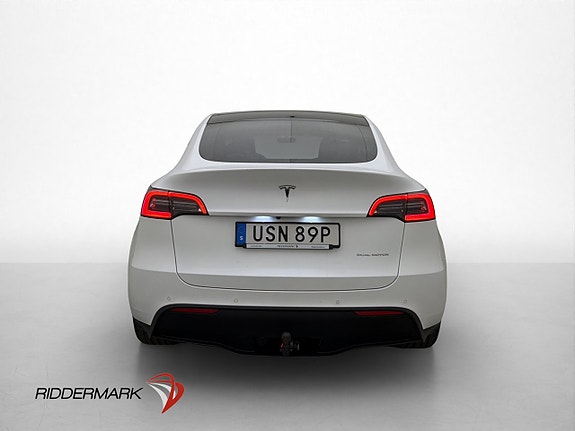 Tesla Model Y 8 of 30