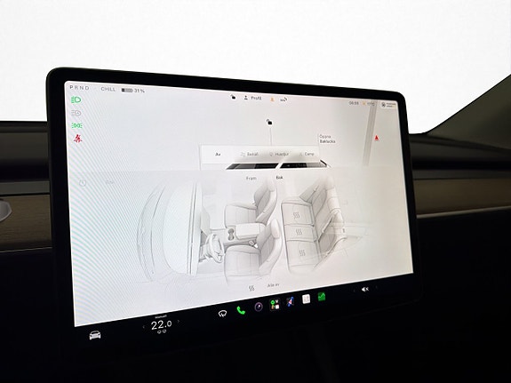 Tesla Model Y 23 of 30