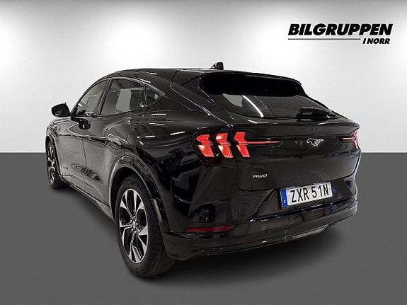 Ford Mustang Mach-E 7 of 17
