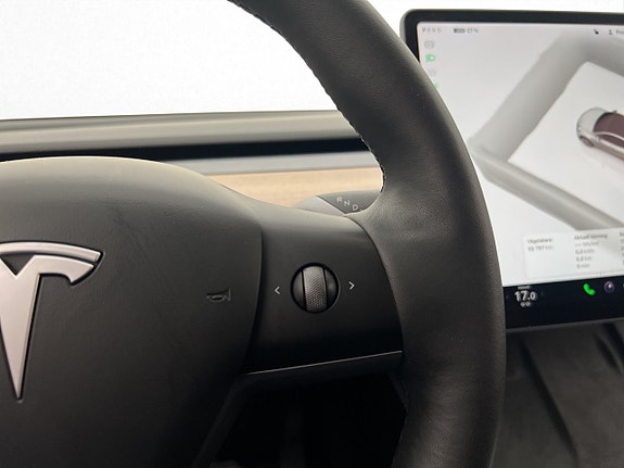 Tesla Model Y 29 of 30