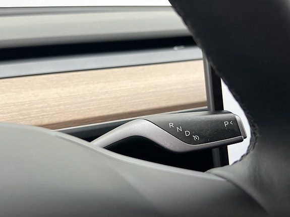Tesla Model Y 30 of 30