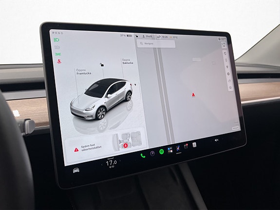 Tesla Model Y 24 of 30