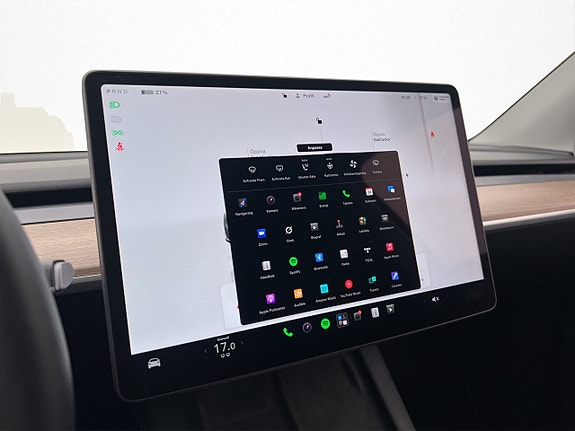 Tesla Model Y 23 of 30