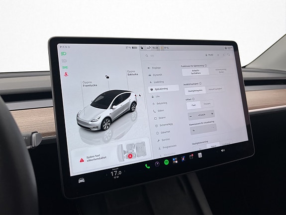 Tesla Model Y 25 of 30