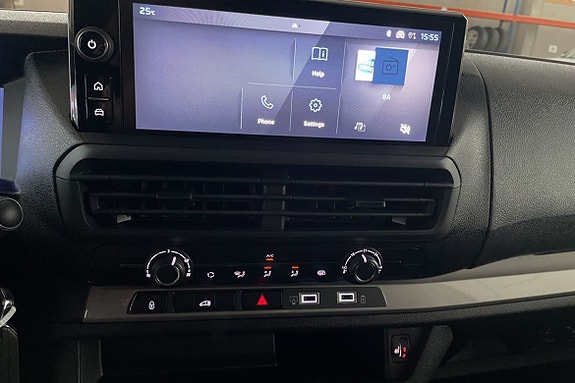Peugeot e-Expert 9 of 12