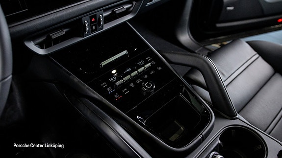 Porsche Cayenne Coupe 14 of 26