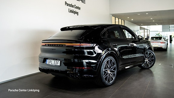 Porsche Cayenne Coupe 8 of 26