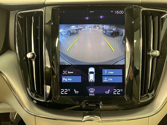 Volvo XC60 12 of 13