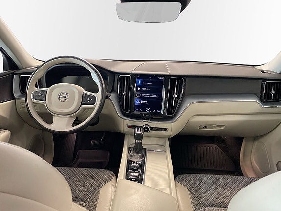 Volvo XC60 10 of 13