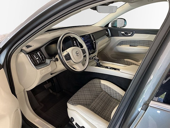 Volvo XC60 7 of 13