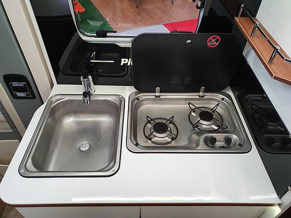 Pilote P600 Essentiel  3500Kg  / Under 6meter 10 of 15